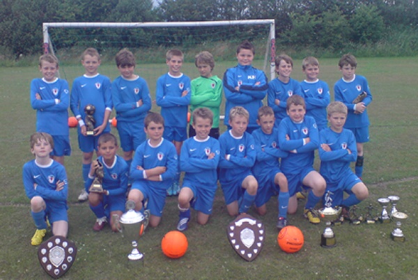 Joe Parker, Adam Cooper, Lockie Gough, Kane Hardman, George Lyth, Lee Mcnamara, Luke Spivey, Jamie Doxey, Luke Forrester, Will Hartshorne, Andreas Kitromilides, Charlie Meagram,Jake Craven, Nathan Gould,Sam Ekgren, Joe Fitzgerald, Jacob Lowe, Nicolas Smith, Josef Szita, Chris Boggiano, Regan Gibson, Ross Mullett, Matthew Strogen, Archie Cannon, Thomas Davies, Thomas Weston
Joe Parker, Adam Cooper, Lockie Gough, Kane Hardman, George Lyth, Lee Mcnamara, Luke Spivey, Jamie Doxey, Luke Forrester, Will Hartshorne, Andreas Kitromilides, Charlie Meagram,Jake Craven, Nathan Gould,Sam Ekgren, Joe Fitzgerald, Jacob Lowe, Nicolas Smith, Josef Szita, Chris Boggiano, Regan Gibson, Ross Mullett, Matthew Strogen, Archie Cannon, Thomas Davies, Thomas Weston