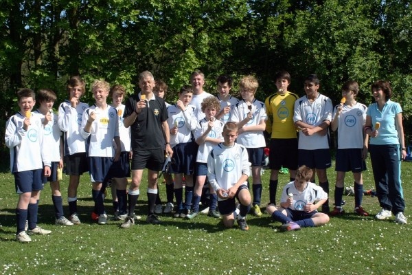 The team celebrate qualification for the last season's U14 league cup final.
Link to FA Results Site


http://full-time.thefa.com/ProcessPublicSelect.do?psSelectedSeason=3023677&psSelectedDivision=2379094&psSelectedCompetition=0&psSelectedLeague=7615527