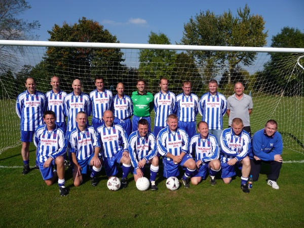 Mark Bradford (leader), Mark Wilson, Lee Benham,
Dean Ennor, Bill Burton, Tony Holtby, Andy Bell, Rob Ashbourne, Paul Weeks, Dennis Mitchell (Coach).
Front Row: Ian Clemants, Simon Winn, Paul Doherty, Toby Manns, Brian Nichols, Bob Clements, Paul Courtman, John Remfry. 